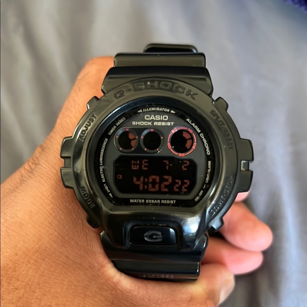 G Shock watch, black